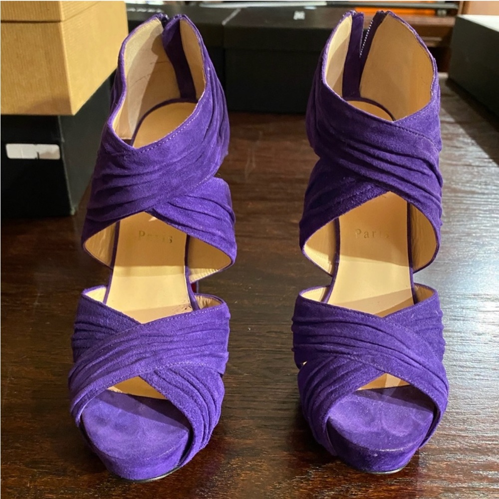 Christian Louboutin Platform Suede Bandra Heel
Sandals 140mm